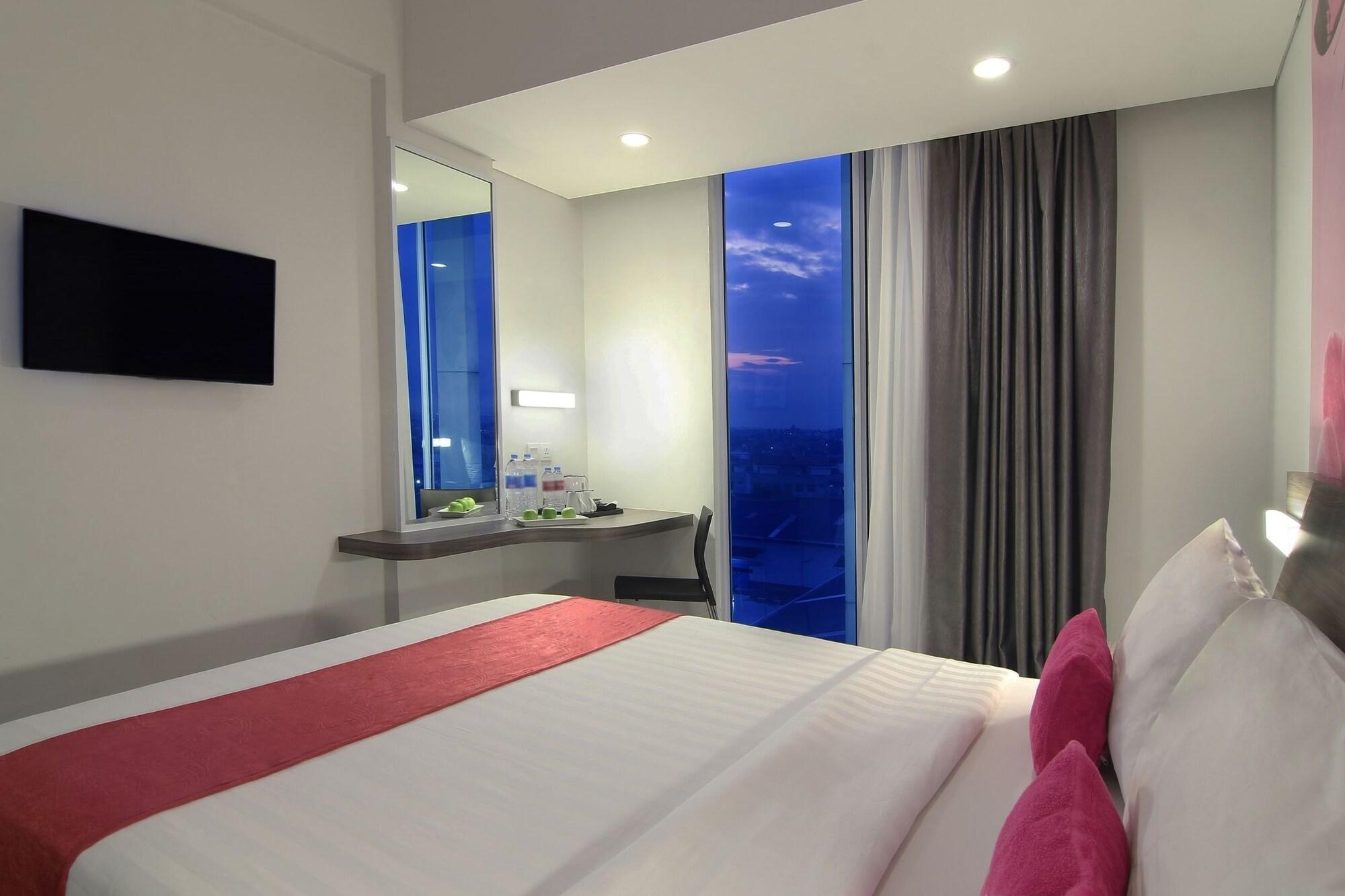 เฟฟโฮเต็ล เปกันบารู Hotel ภายนอก รูปภาพ