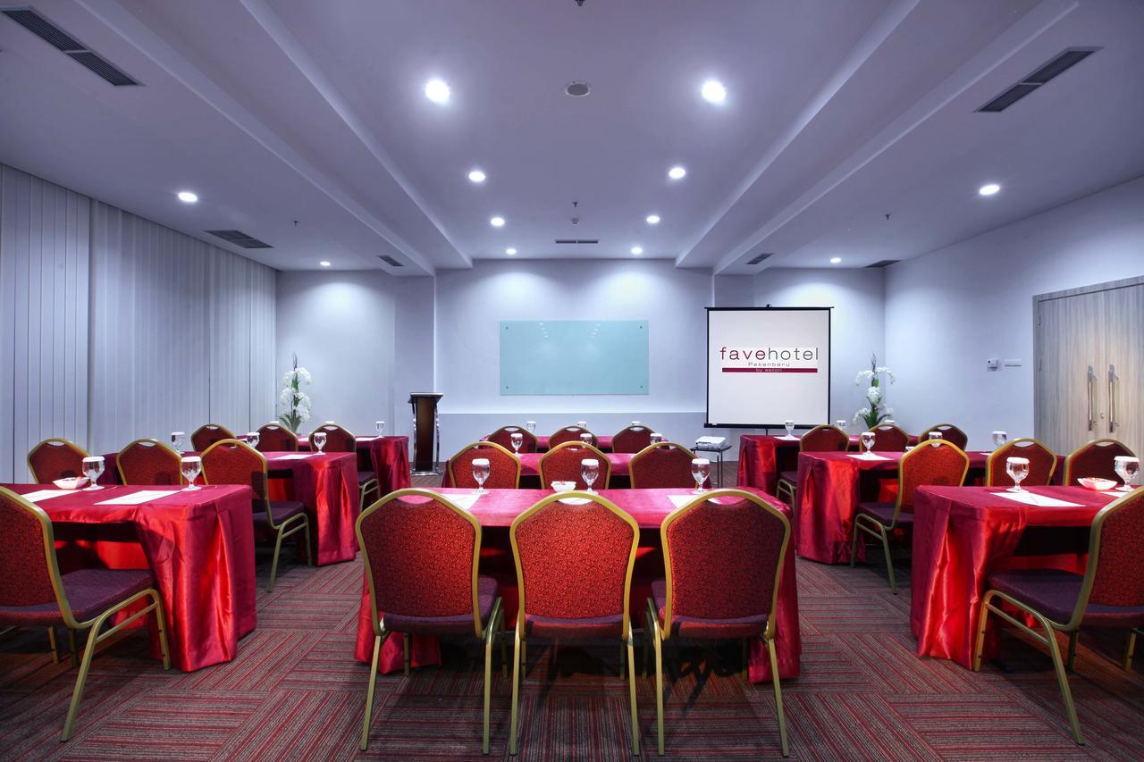 เฟฟโฮเต็ล เปกันบารู Hotel ภายนอก รูปภาพ